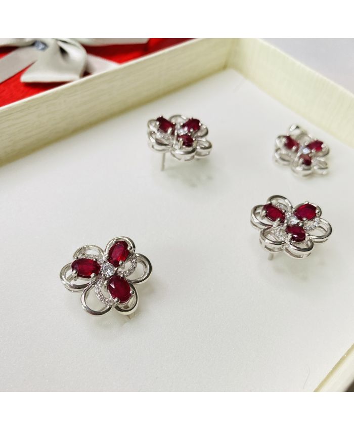 Серебряные кольцо, серьги и подвеска с рубином, 20x20мм